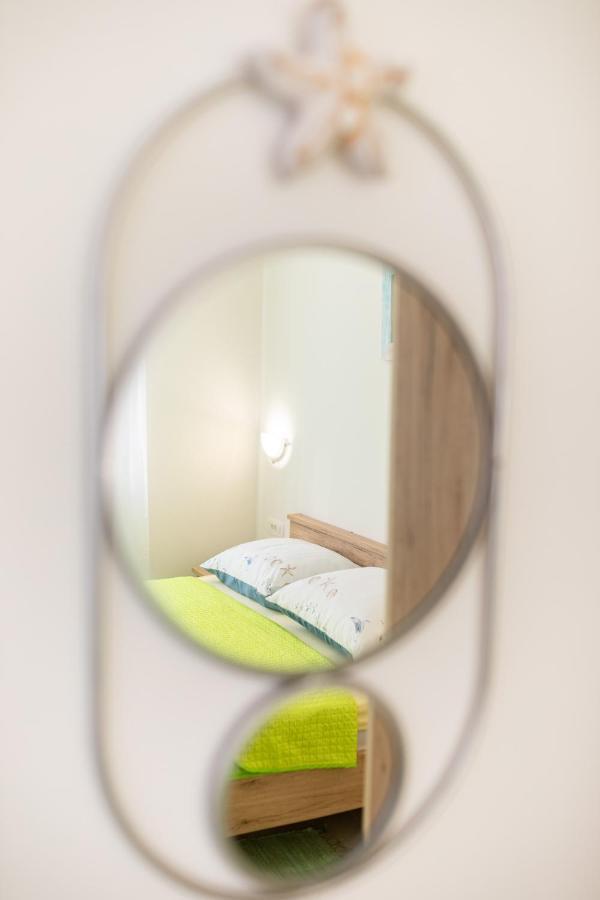 Apartman Ivona U Prizemlju Malinska Exterior foto