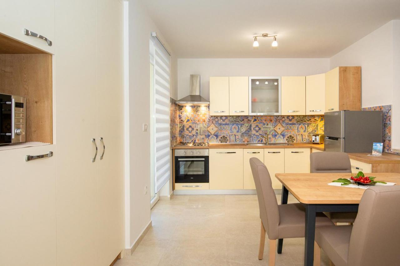 Apartman Ivona U Prizemlju Malinska Exterior foto