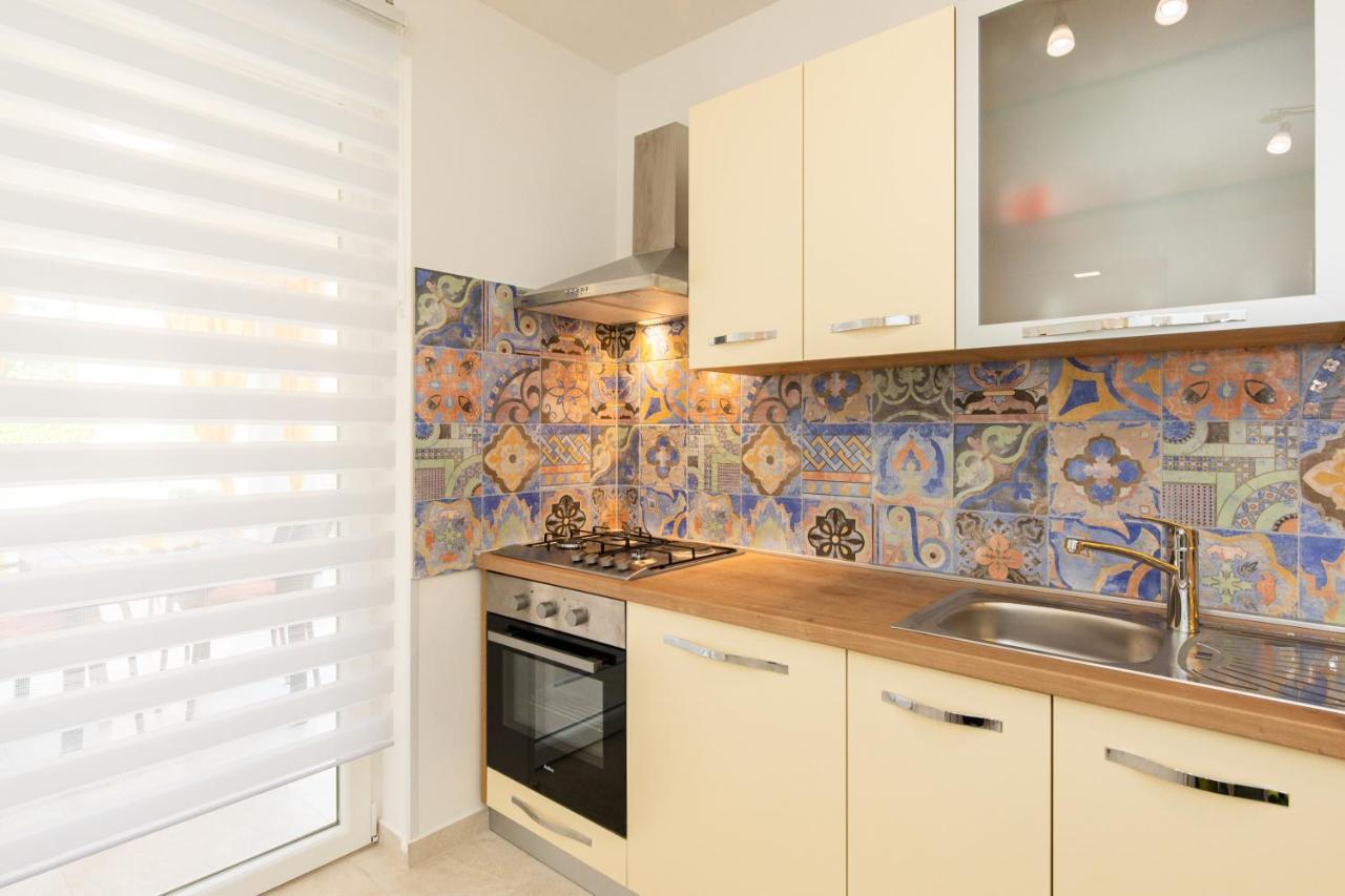 Apartman Ivona U Prizemlju Malinska Exterior foto